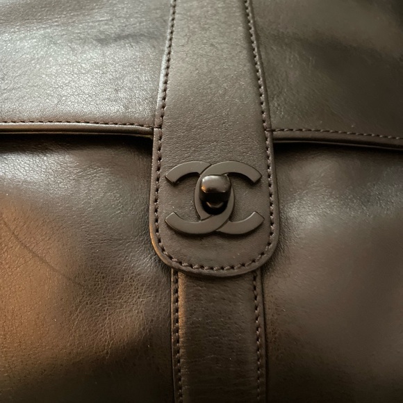 Authentic Chanel Vintage Black CC Turn-lock Leather Satchel - Picture 9 of 13